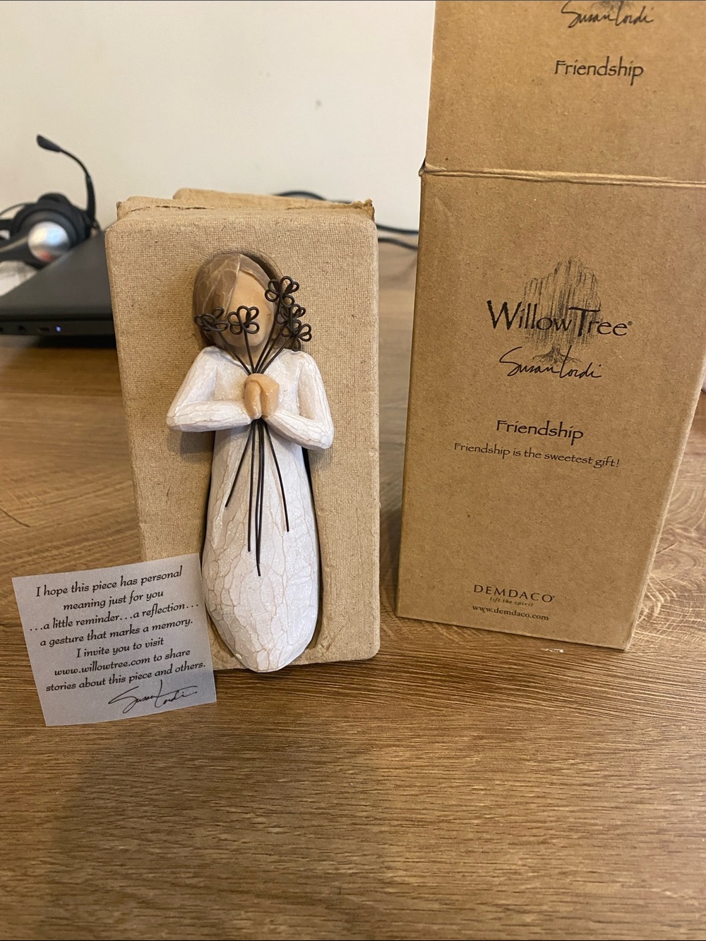 Willow Tree 'Friendship' Figurine - White & Tan